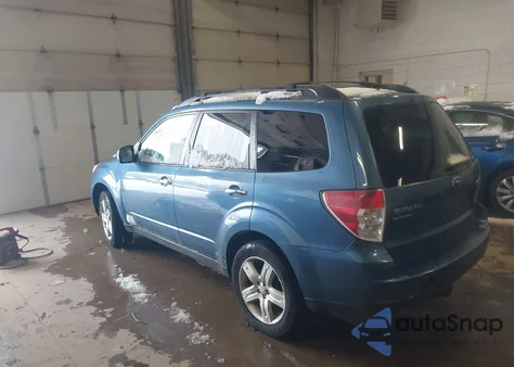 2010 Subaru Forester 2.5X Premium z USA, uszkodzony, nr VIN JF2SH6CC1AH798197